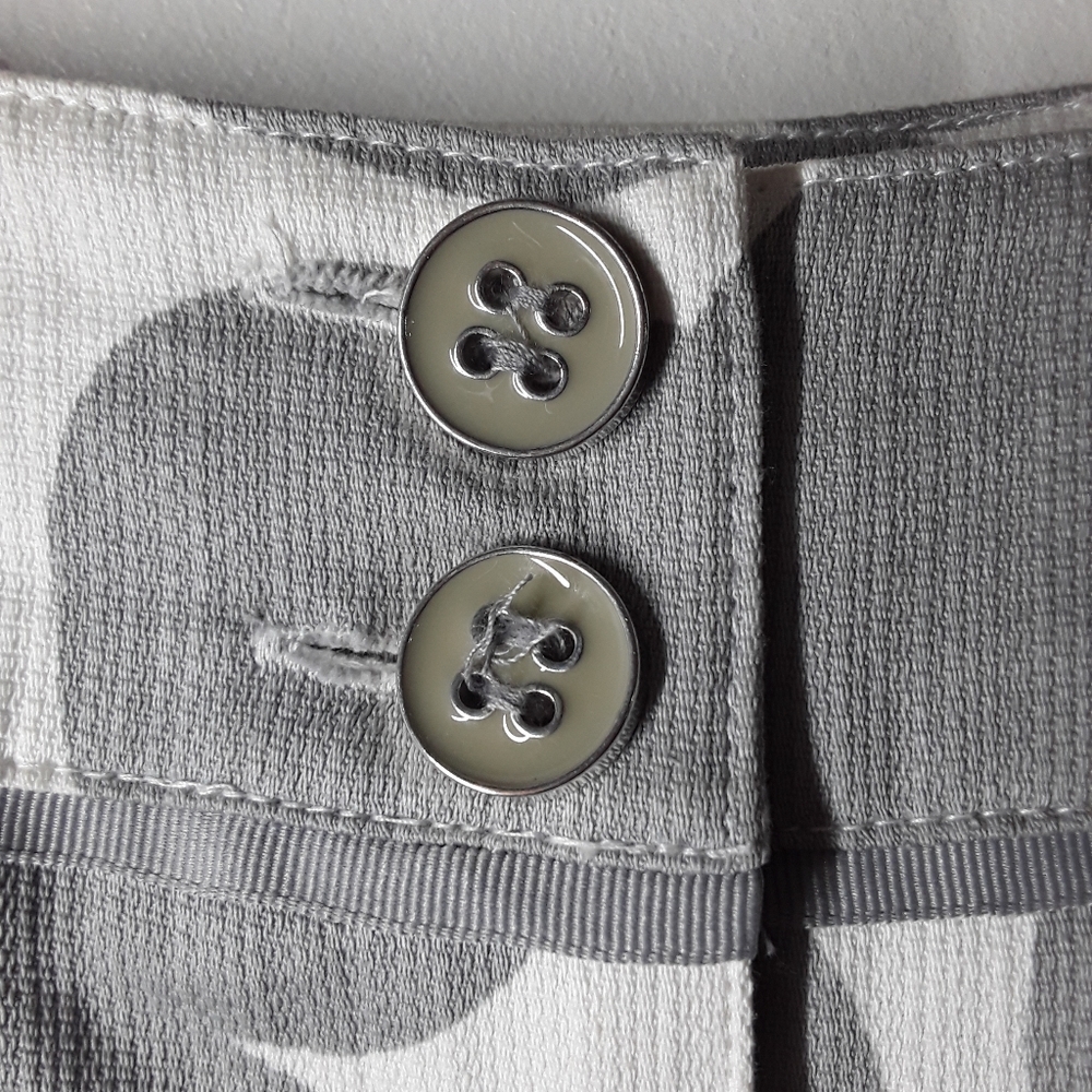 NEW no tags, NYCC Grey Dot Short size 10 - Picture 4 of 5